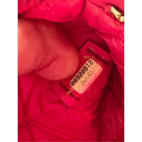 CHANEL Pink Quilted Clutch with Gold Clasp - Picture 4 of 6